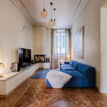 Elegant With Garden In The Heart Of *
