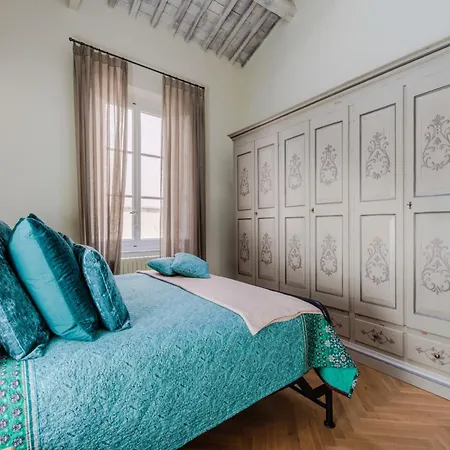 아파트 Elegant With Garden In The Heart Of 루카