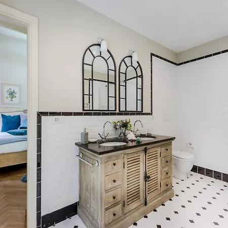 Elegant With Garden In The Heart Of
