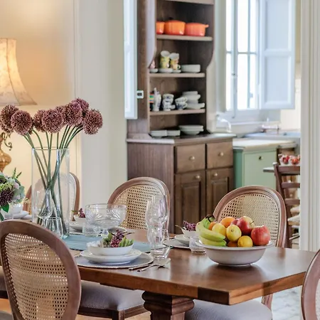 아파트 Elegant With Garden In The Heart Of