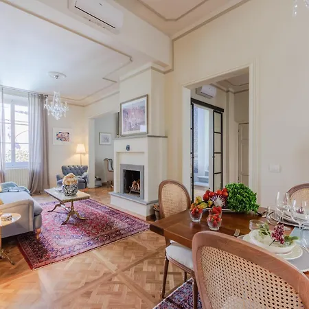 Elegant With Garden In The Heart Of *