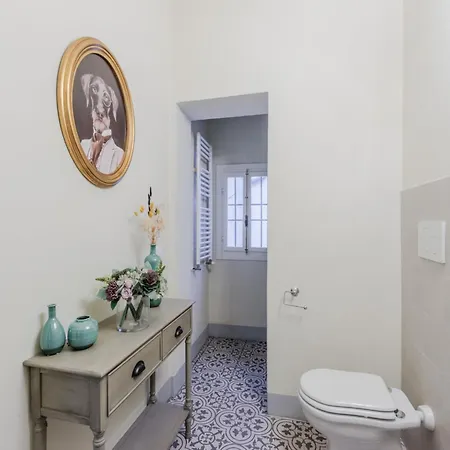 아파트 Elegant With Garden In The Heart Of