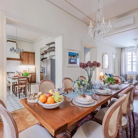 Elegant With Garden In The Heart Of 루카