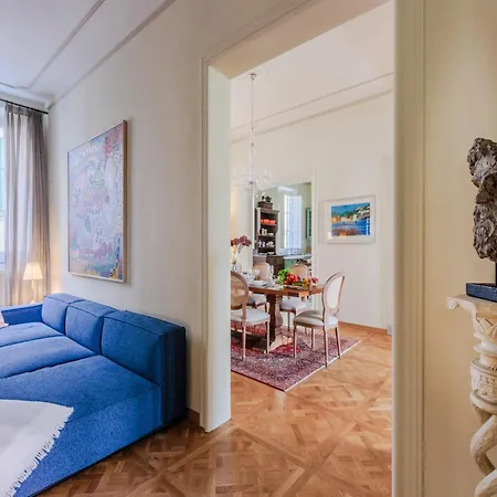 아파트 Elegant With Garden In The Heart Of 루카