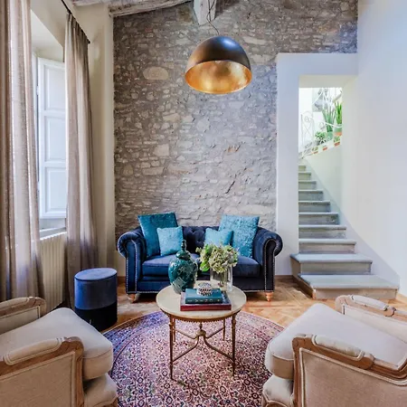 Elegant With Garden In The Heart Of * 루카