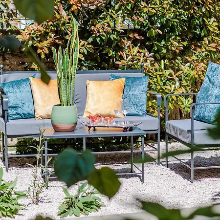 아파트 Elegant With Garden In The Heart Of 루카